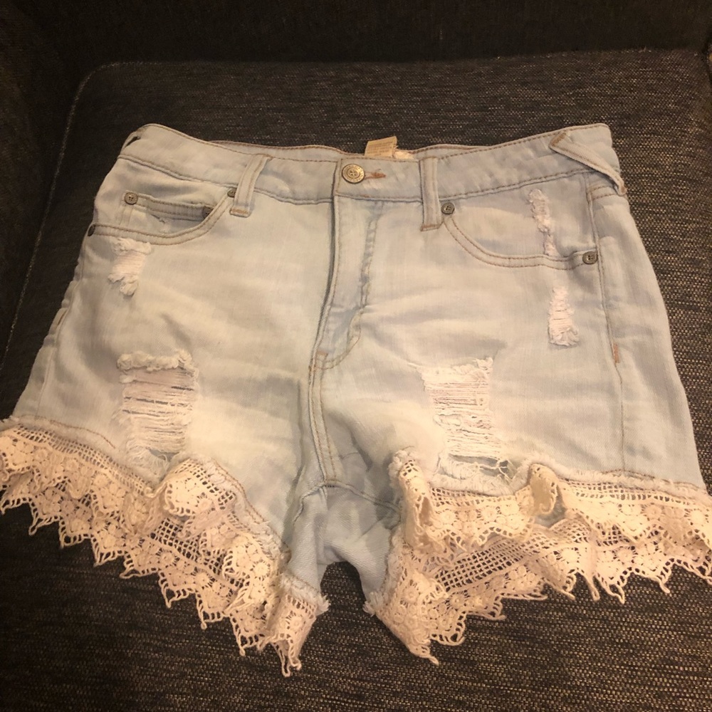 Alta’D State ripped shorts with lace